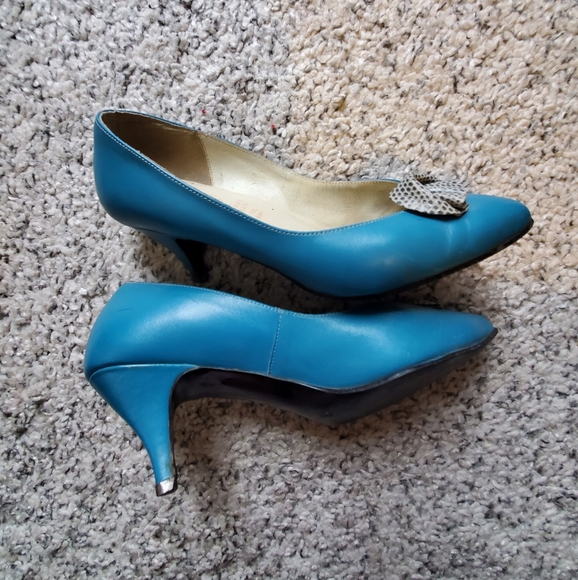 Vintage 80s leather SHOES by SZIGO, Szigetvári Cipőgyár, Made in Hungary - Picture 5 of 11